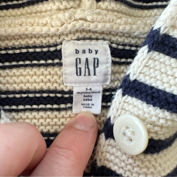 Gap Baby Bear Striped Cardigan with Star Pockets, size 3-6M - Picture 3 of 10